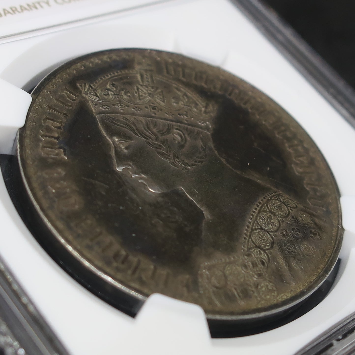 【銀貨の王様】 1847 ヴィクトリア ゴシッククラウン銀貨 プレーンエッジ ピュアシルバー PF61 NGC