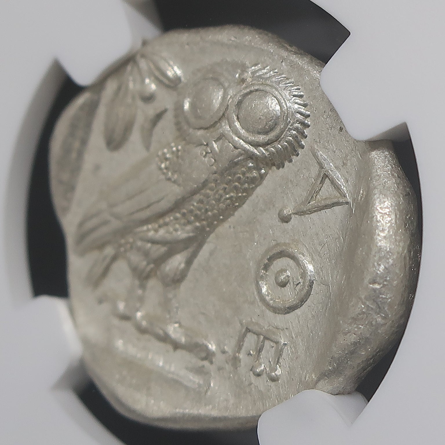 440-404 BC 古代ギリシャ アッティカ アテネ テトラドラクマ銀貨 MS4/5-4/5 NGC鑑定済み アンティークコイン 斜めからの裏面全体像