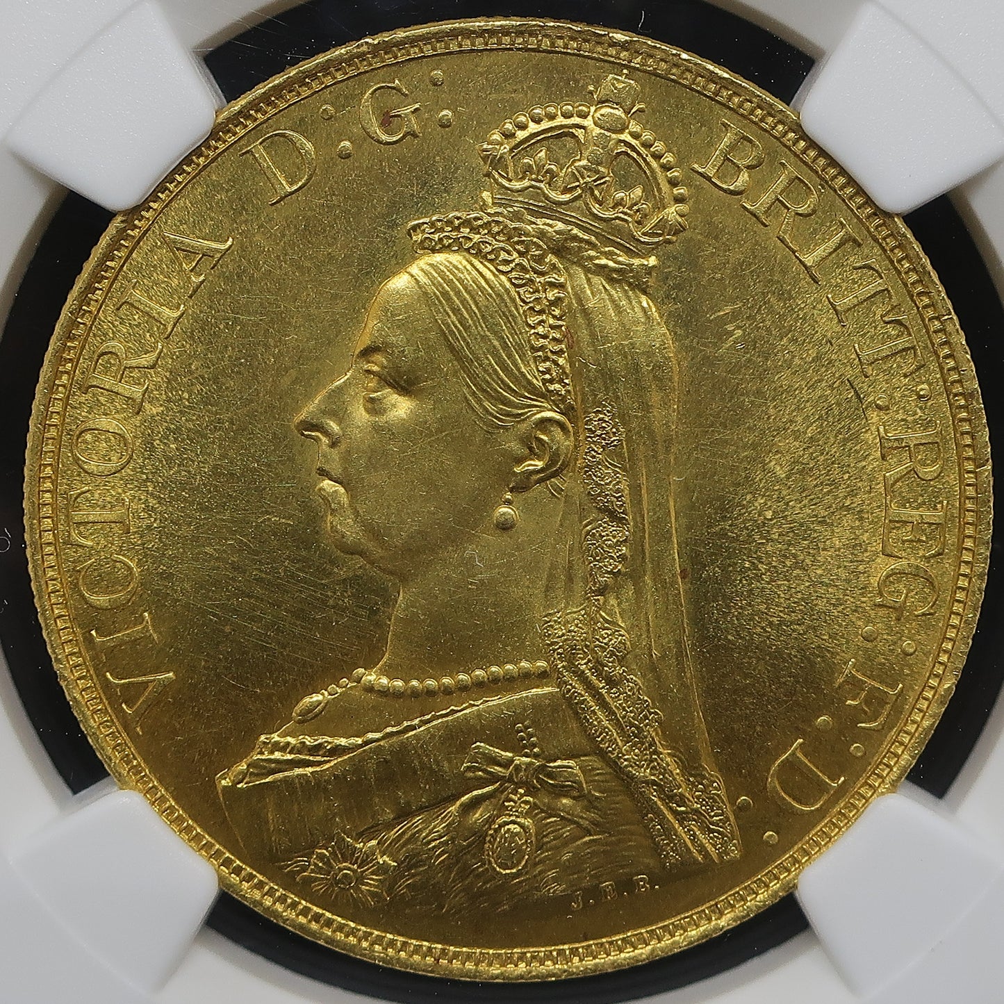 1887年 イギリス ヴィクトリア女王 5ポンド金貨 表面クローズアップ