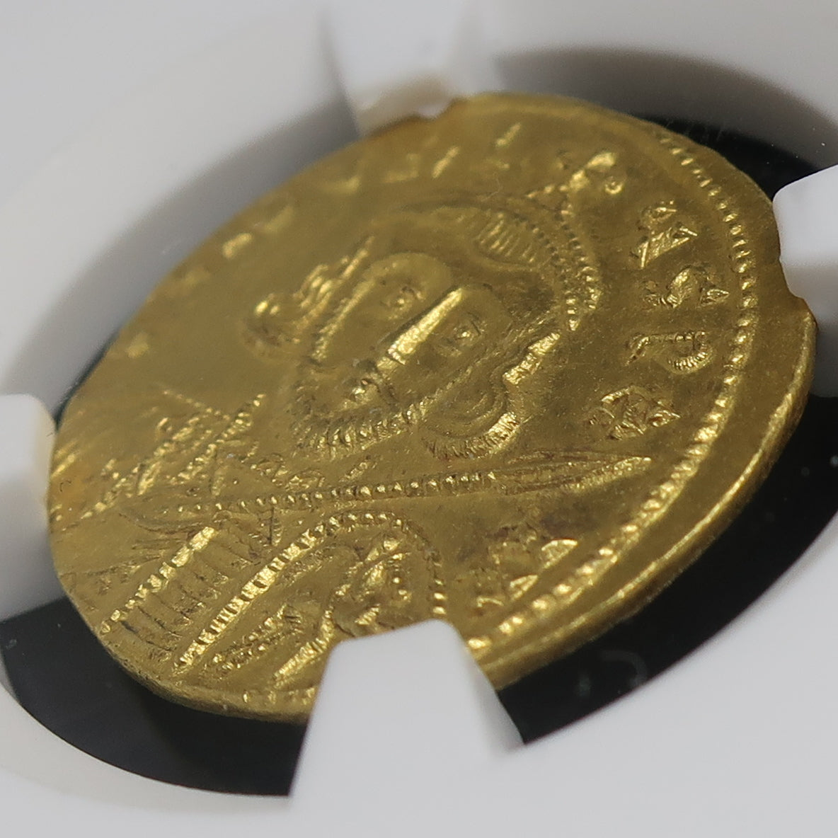 AD698-705 ビザンツ帝国 ソリダス金貨 ティベリウス3世 MS4/5-3/5 NGC鑑定済み