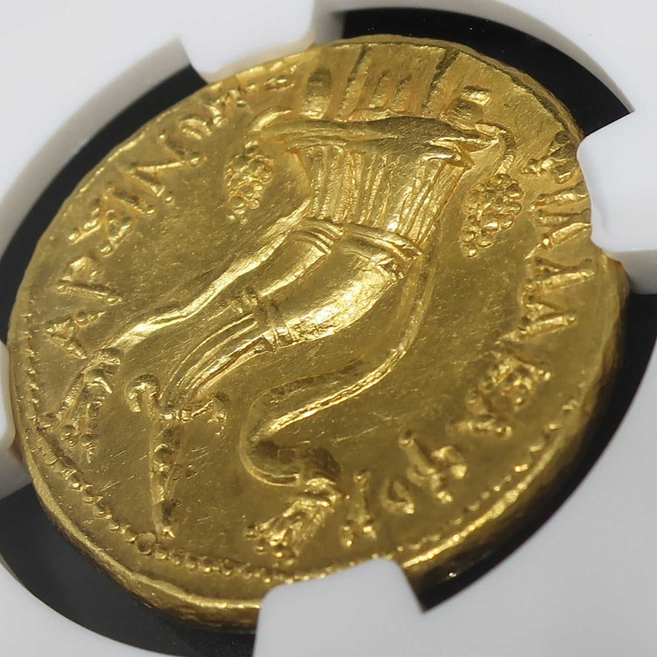 270/68BC プトレマイオス朝  オクタドラクマ金貨 アルシノエ2世 ChAU NGC - CoinBlessing(コインブレッシング)