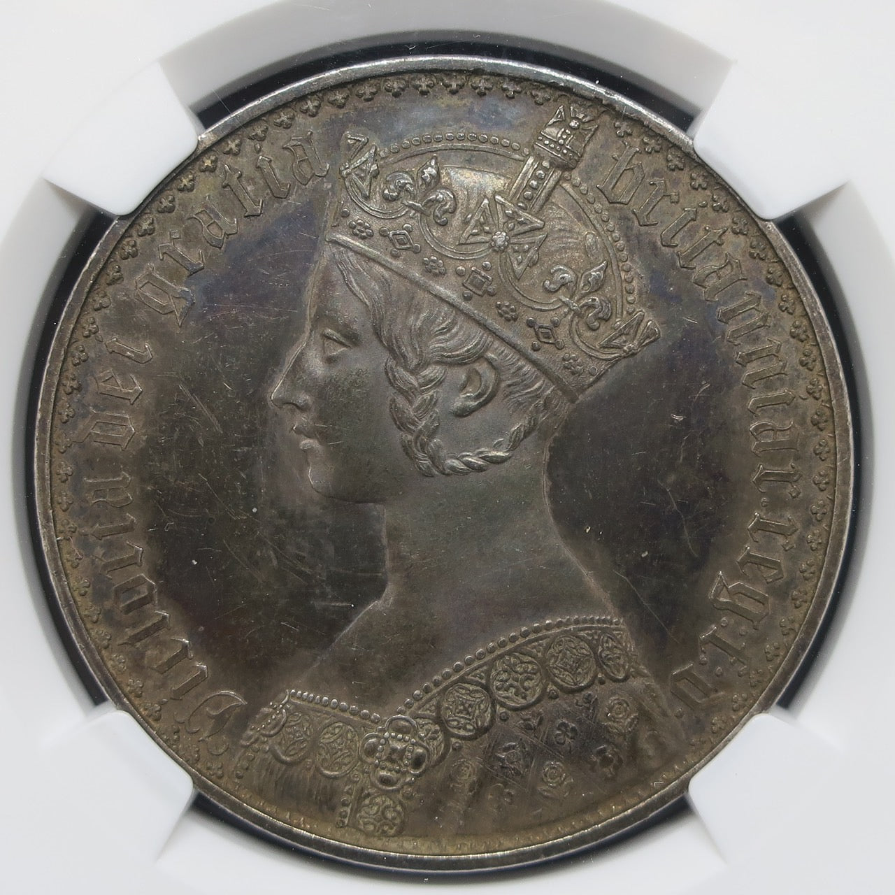 【銀貨の王様】 1847 ヴィクトリア ゴシッククラウン銀貨 プレーンエッジ ピュアシルバー PF61 NGC